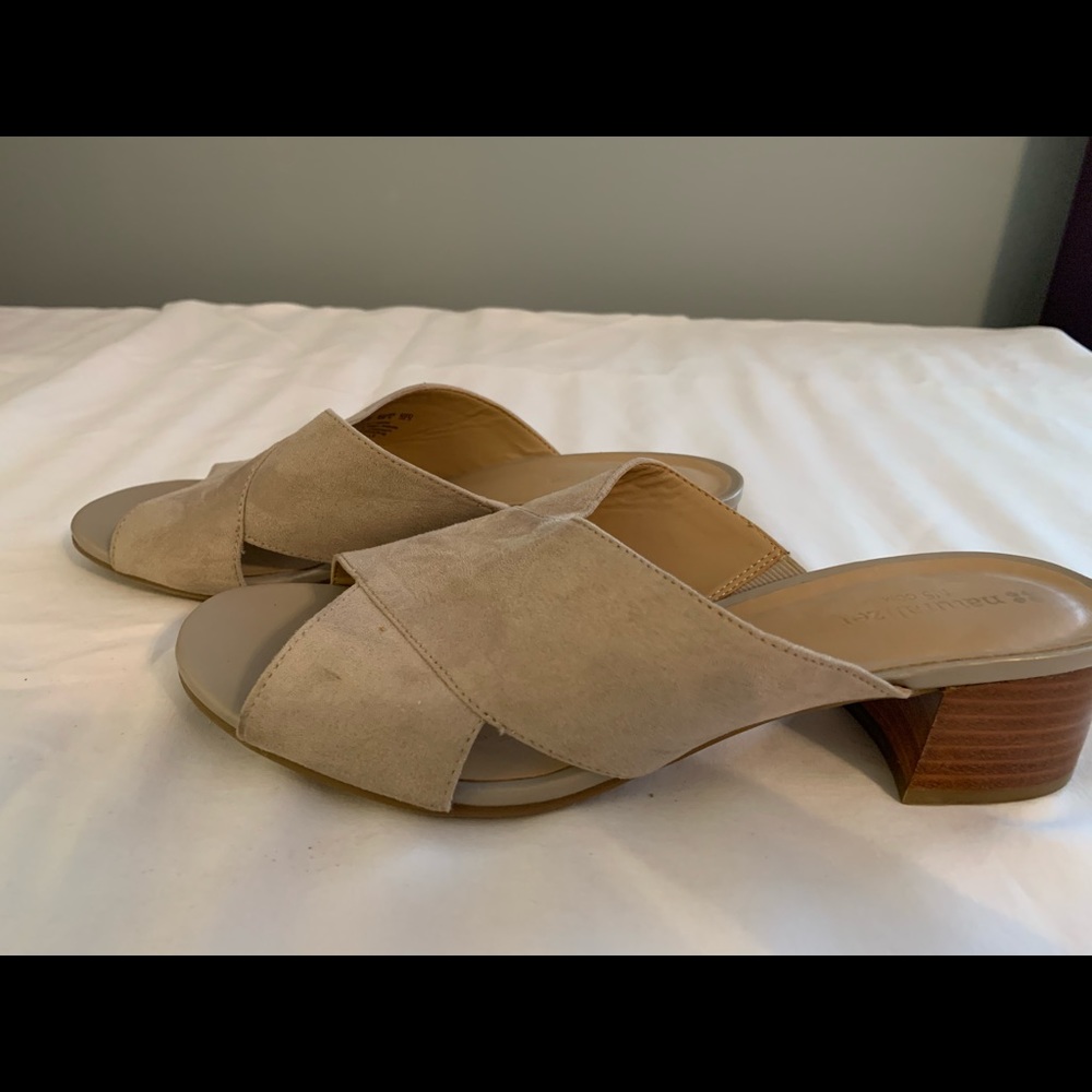 Naturalizer Beige Sandals 8.5M - Picture 4 of 6